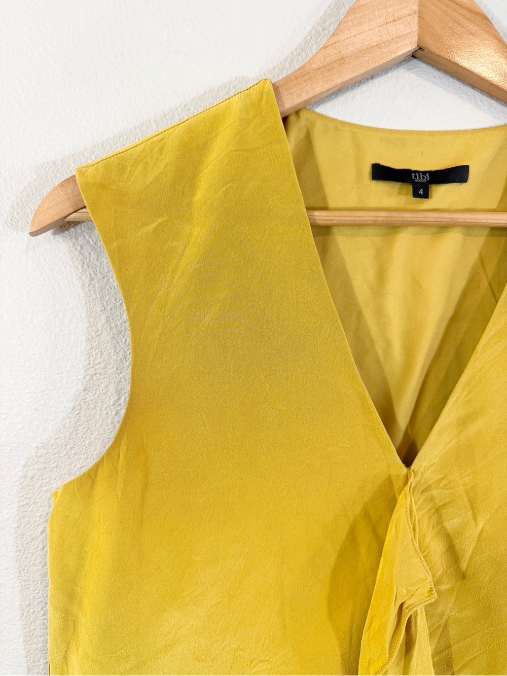 Tibi Yellow Silk Sleeveless Blouse Size 4 Ruffle Accent Tank Office V-Neck - Picture 3 of 9